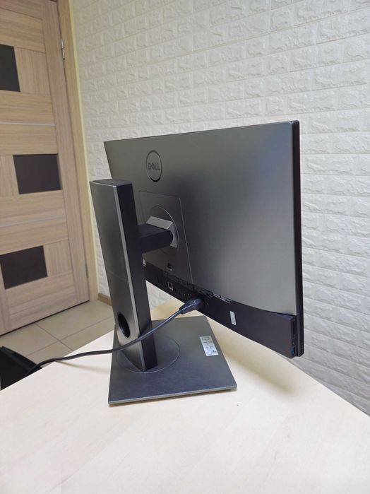 Моноблок DELL OptiPlex 7470 Core i5-8gen/DDR4 8Gb/SSD 256Gb (без веб-камери)