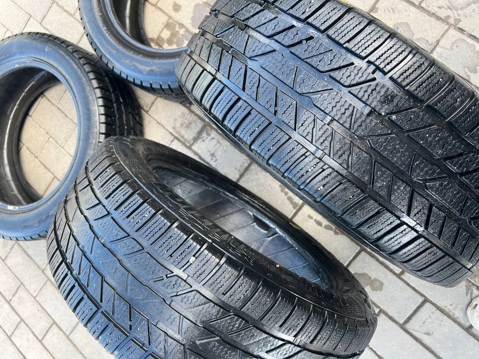 Продам зимову резину 225/50 r17