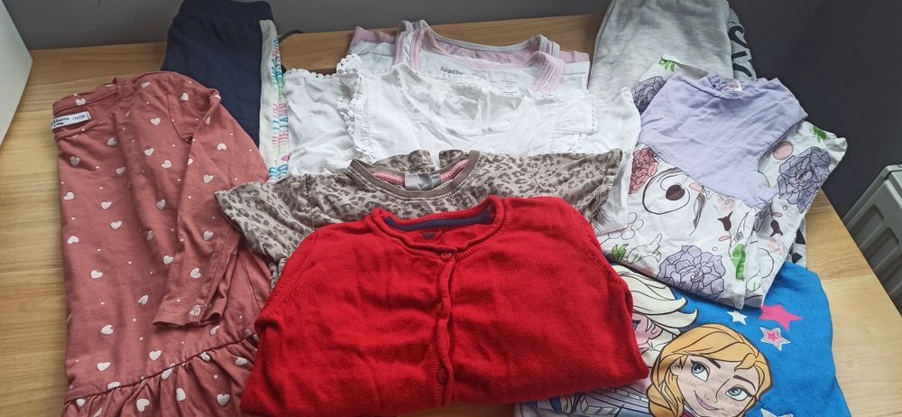 Ubranka dla dziewczynki 116