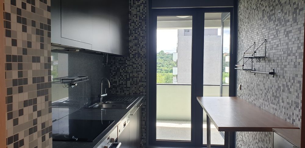 Excelente Apart. T2 (Equipado). Urb. Qta Portela
