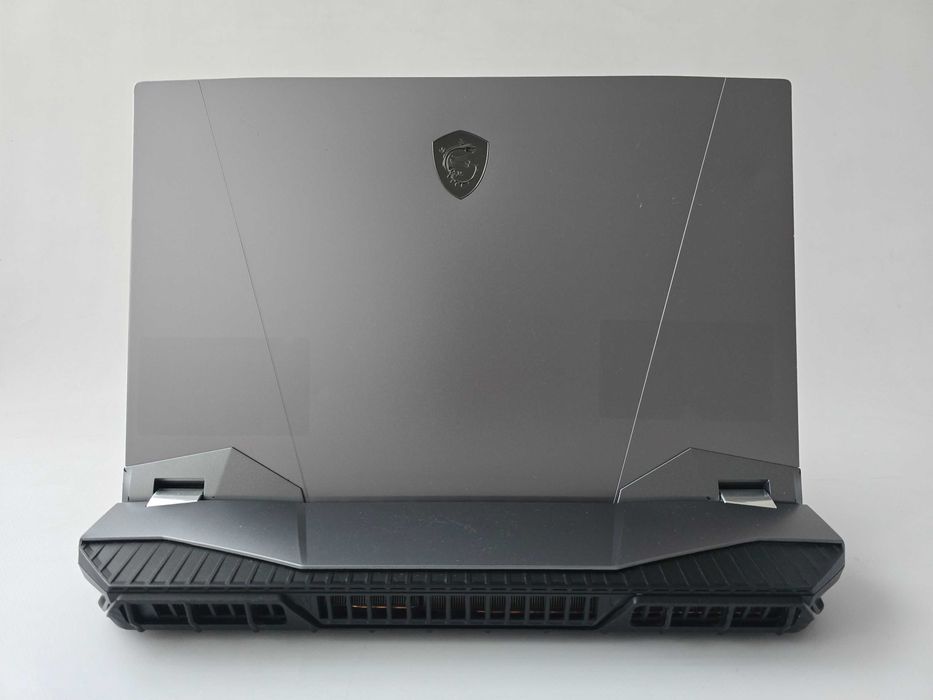 MSI GT76 TITAN I9 9900K/RTX 2080/RAM 64GB/SSD 256GB/240Hz