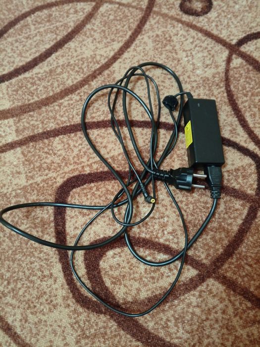 Продам ноутбук Emachines E727