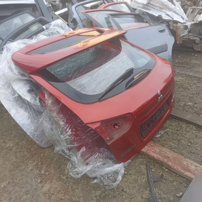 Кришка багажника мітсубісі ланцер 10 хетчбек