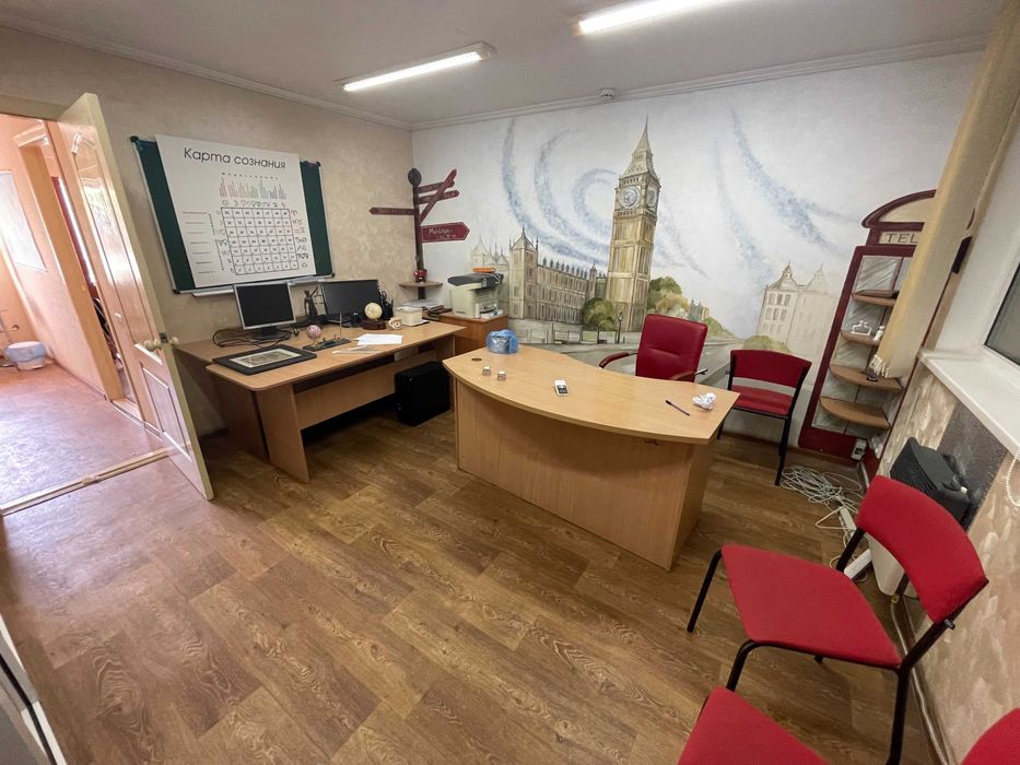 Центр офис 65 м мебель цена 10000 грн/мес