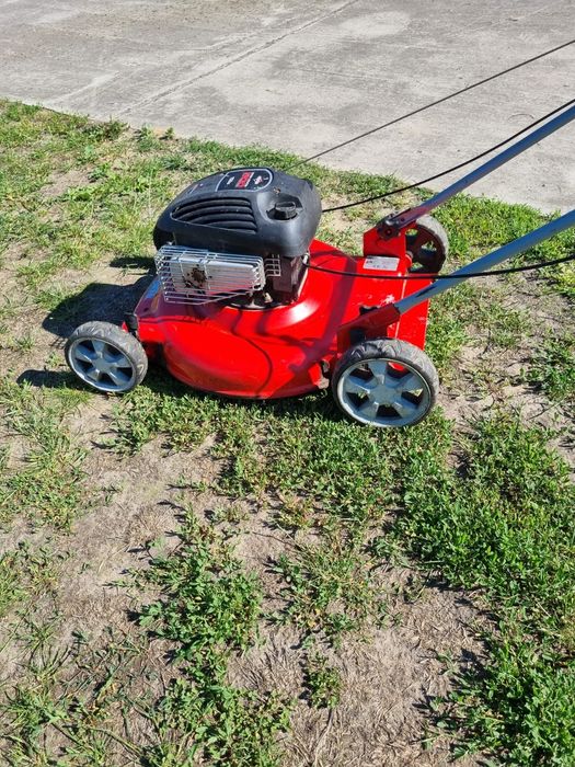 Kosiarka spalinowa 4T  sprawna.