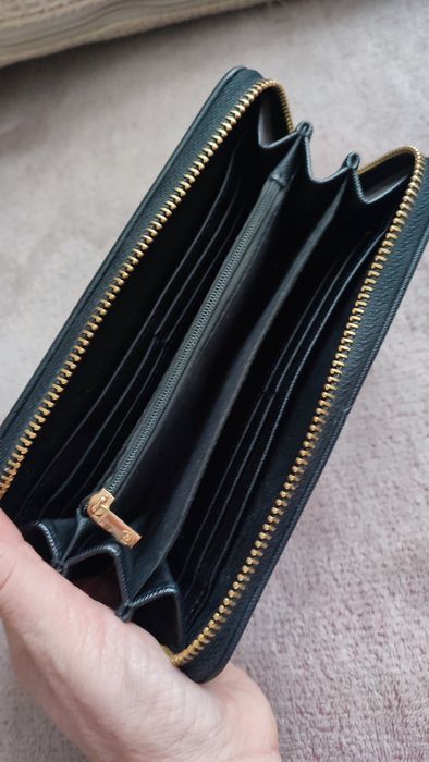 Portfel damski ze sklpeu Stradivarius