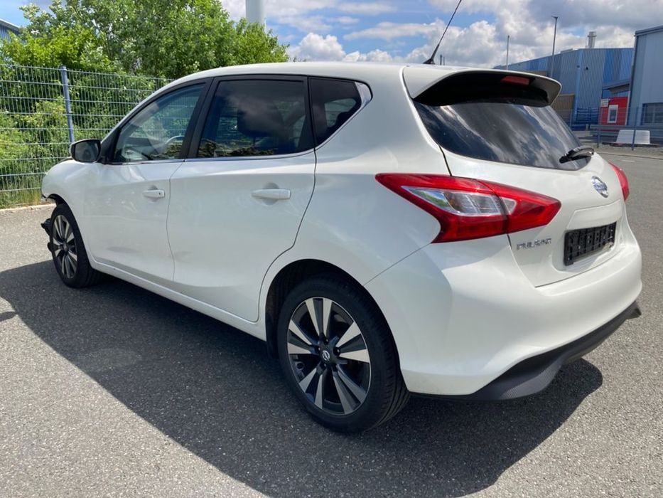 Nissan Pulsar de 2018 para peças