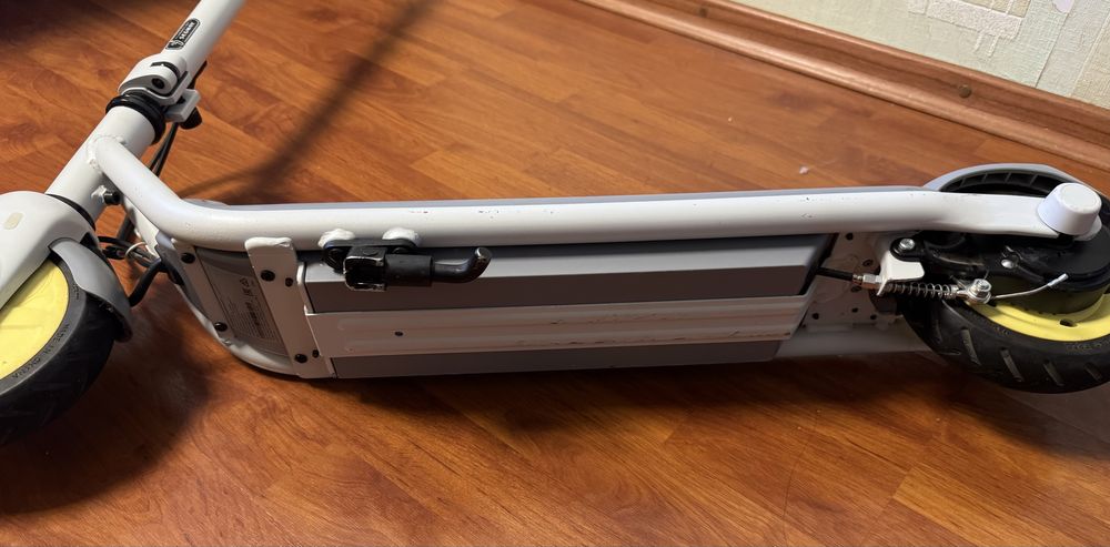 Електросамокат Ninebot C8