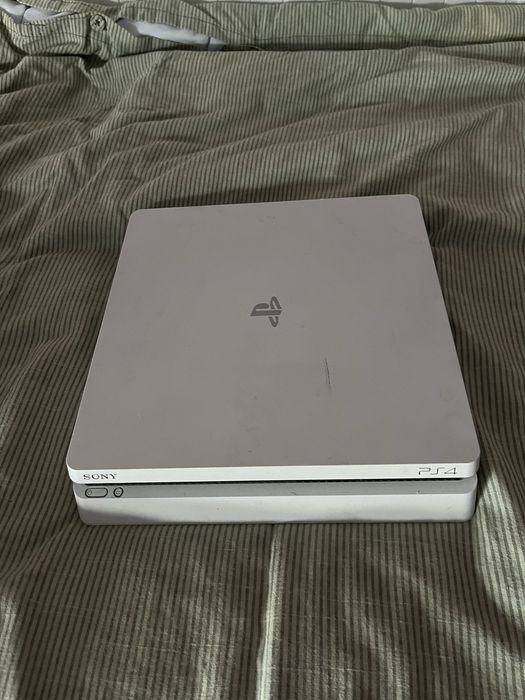 PlayStation 4 Slim - 500 GB