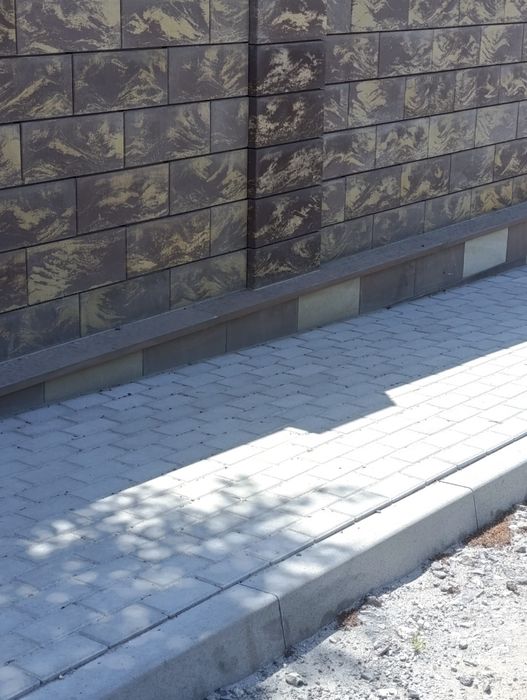 Облицювання фундаменту, парканів з каменю , монтування модульних блоків