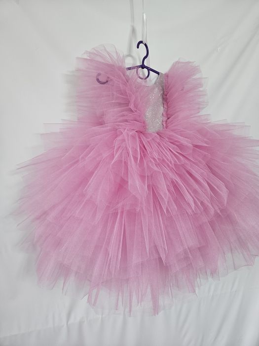 Платье на девочку 5-6 лет нарядное пышное фатиновое блестящее с бантом