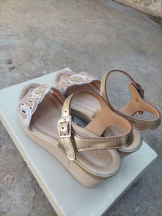 Sandálias numero 37