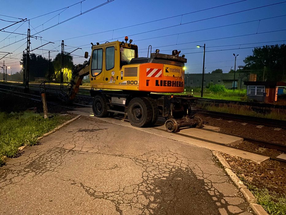 Wynajem koparka kolejowa dwudrogowa kołowa Liebherr A900ZW