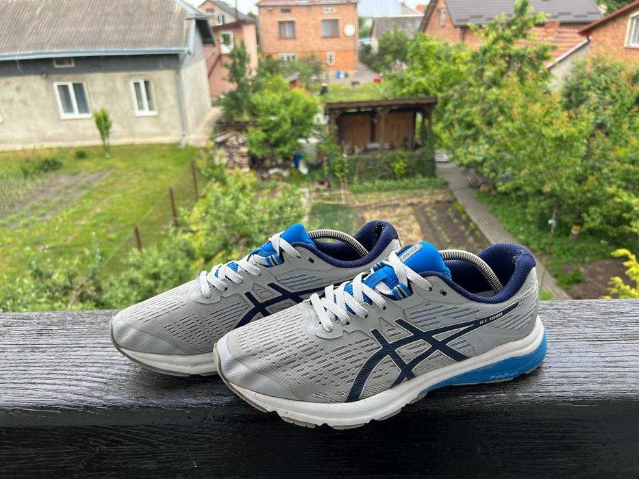 Кросівки ASICS GT-1000