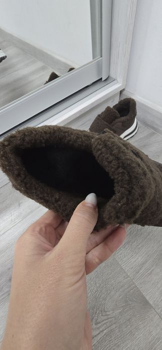 Продам зимові кросівки 24см