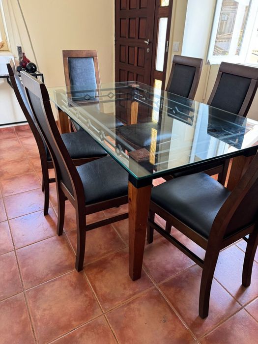 Mesa de Sala em madeira e vidro