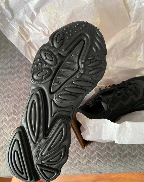 Buty sportowe Adidas Ozweego rozmiar 39 ⅓