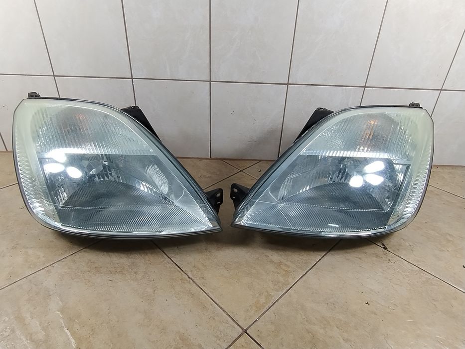 Ford Fiesta MK6 lampa reflektor prawy lewy Europa komplet wysyłka