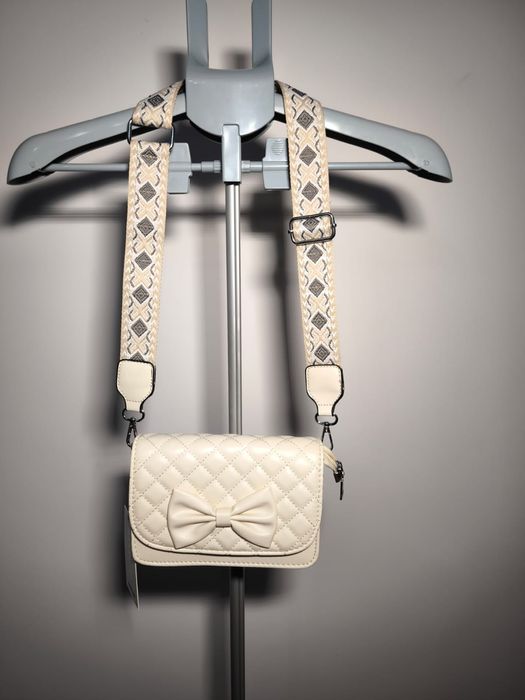 Nowa mała torebka śmietankowa eko skóra