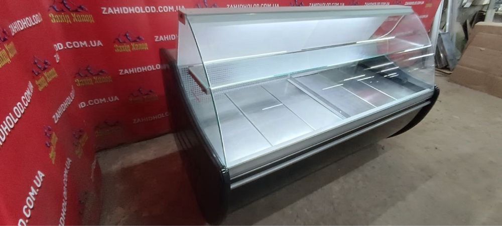 Холодильна вітрина (б/в) для молочних, ковбасних та рибних продуктів.