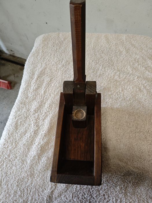 Utensílio para partir nozes