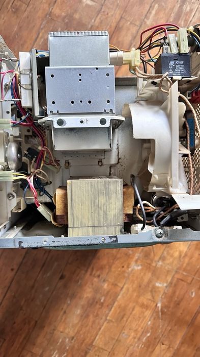 Микровалновка lg ms 2027k.разборка все внутренности рабочие 100%.