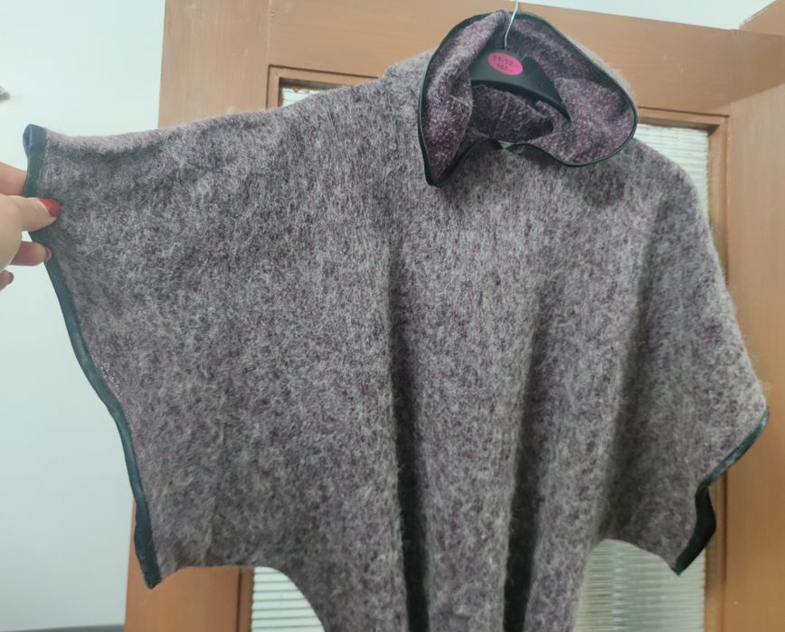 Capa / Poncho em Lã Natural – Novo – Tamanho Único