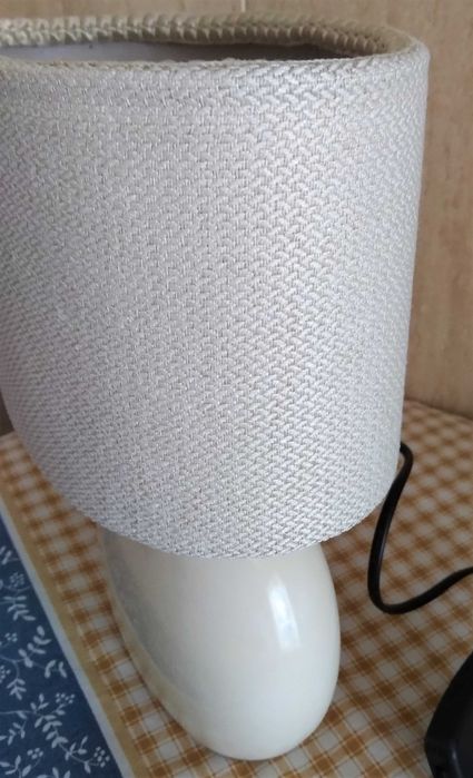 Candeeiro de mesa pé cerâmico