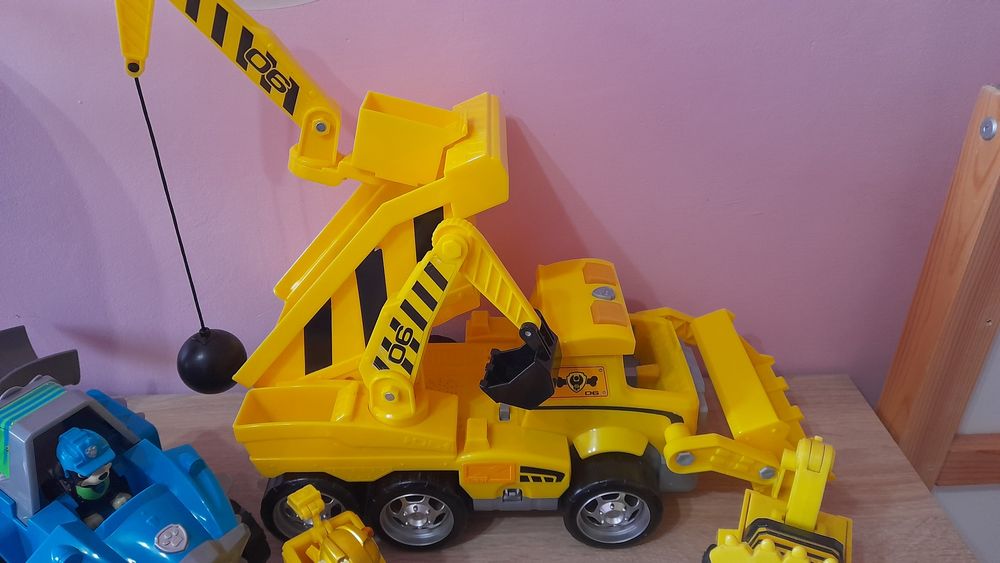 Psi patrol pojazdy i baza