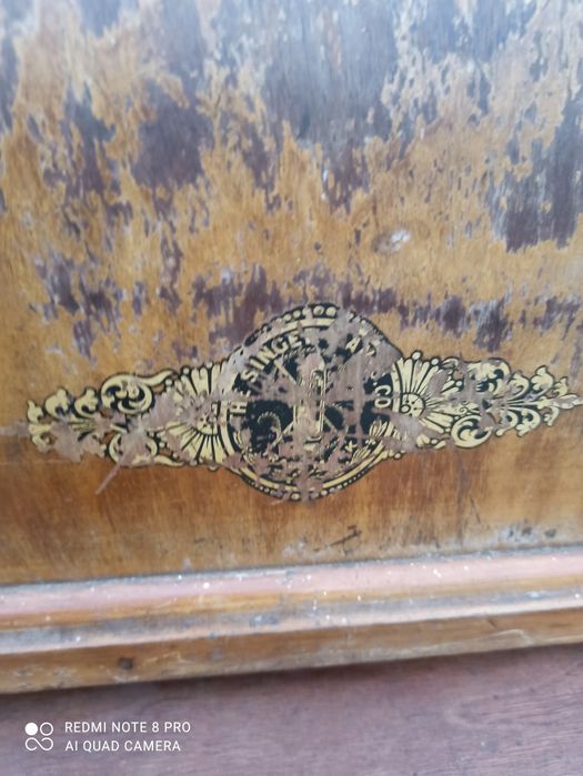 Antyczna maszyna do szycia Singer – kompletna, na żeliwnym stojaku