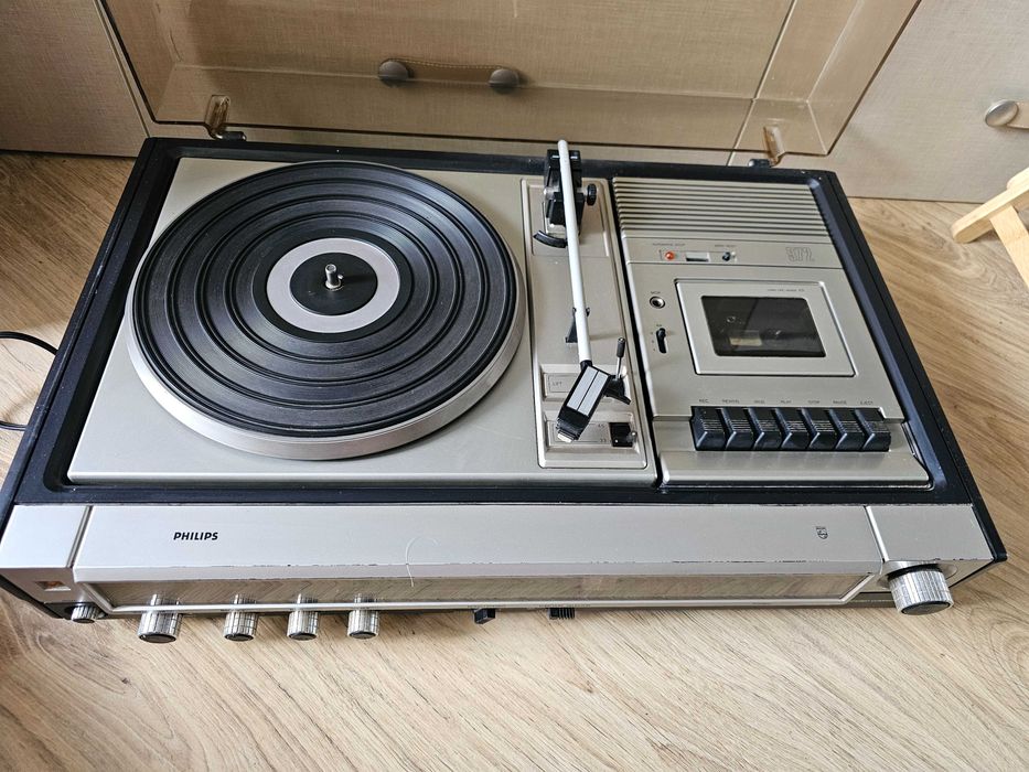 Музыкальный центр Philips 972TAPC