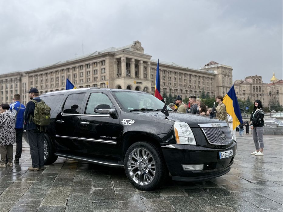 Ритуальний транспорт Київ. Послуги катафалк  Кадилак Ескалейд VIP