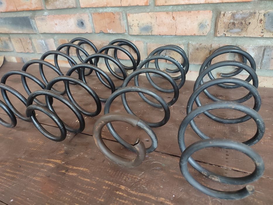 Пружина задня зад laguna 3 лагуна 3