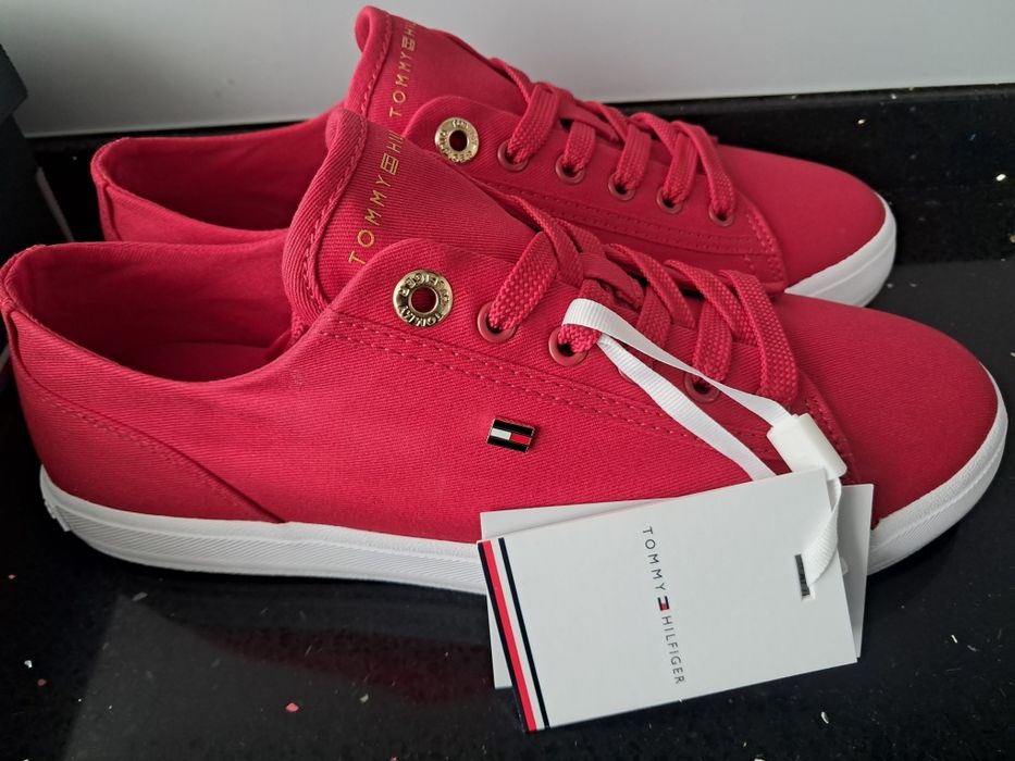 Tommy Hilfiger Rozm.38/24cm.