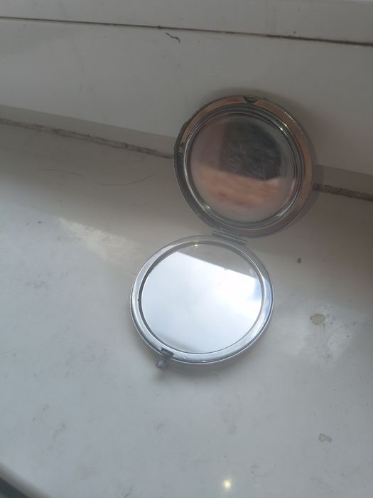 Lusterko  idealne na podróże