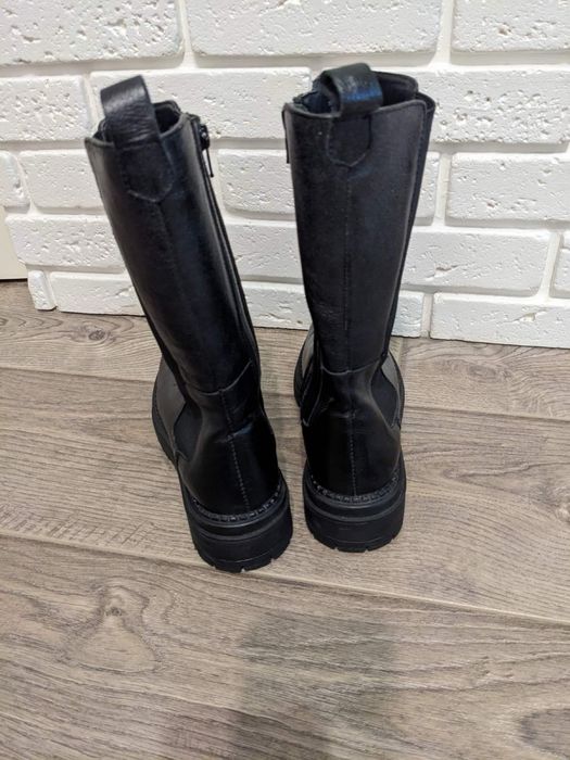 Продам шкіряні чоботи