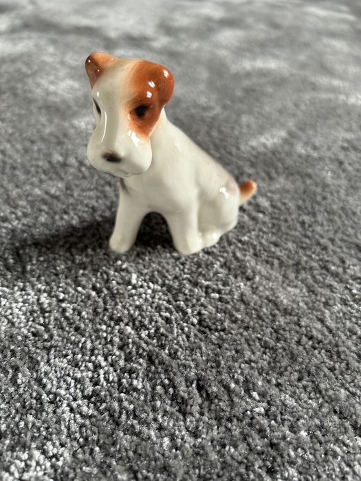Figurka terier fajans