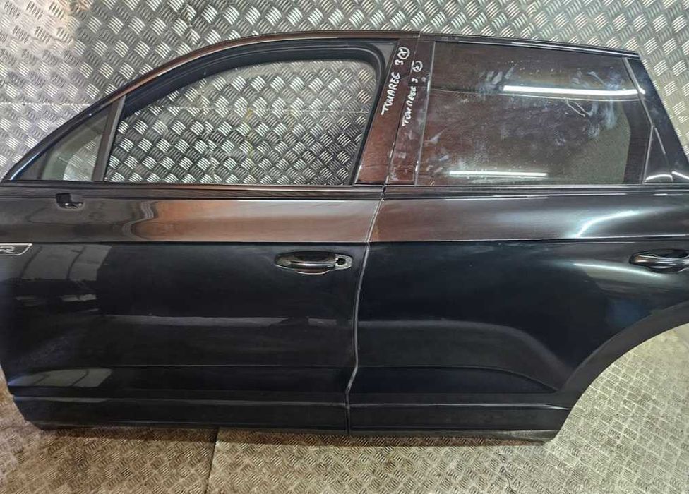 Двери правые левые передние задние VW Touareg II III Разборка