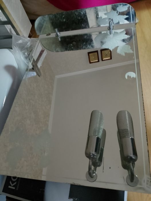 Продам дзеркало б/в (+-50*80)