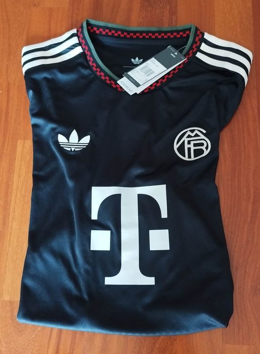 Camisola Bayern Munique e PSG