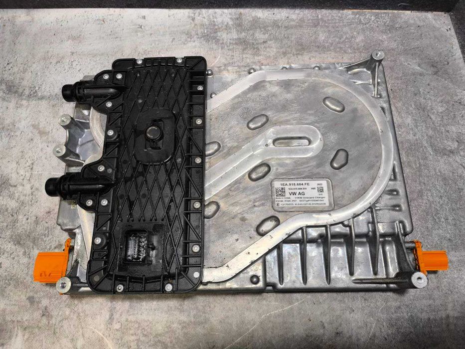 Модуль керування основною батареєю ЕБУ Audi Q4 VW ID.3 1EA915684FE