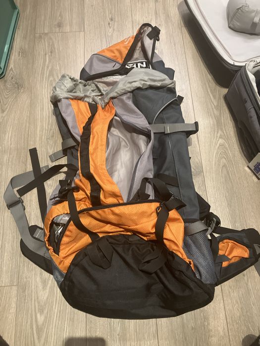 Mochila Deuter de campismo 65 + 10 l