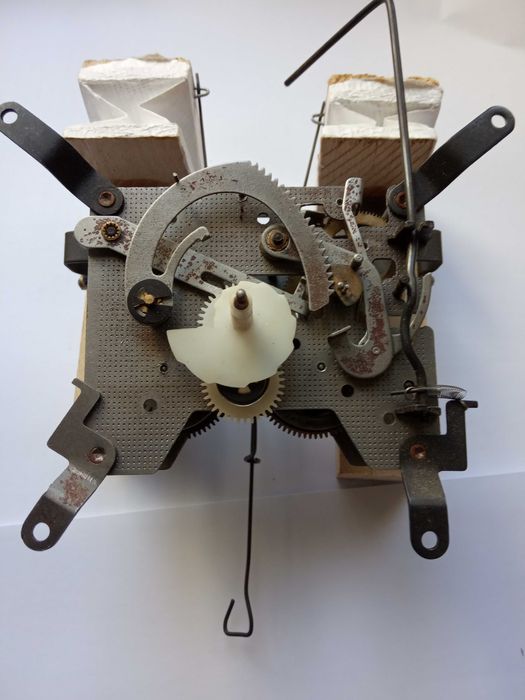 часовой механизм з настінного "Маяка" в гарному стані