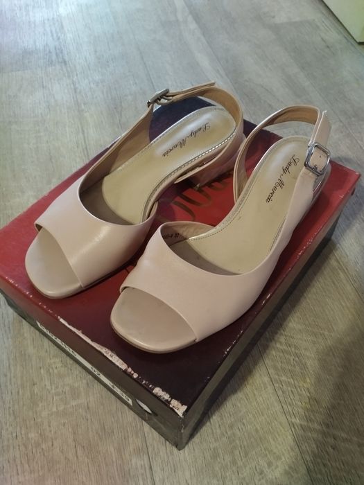 Босоножки и балетки летние р37