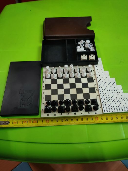 Игра для отдыха мини набор на магнитах шахматы, шашки, домино.