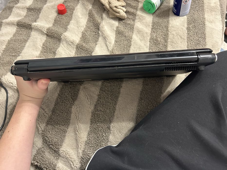 HP Pavilion dv7 / 17.3” / Core i7 / 8GB RAM / SSD + HDD / NVIDIA