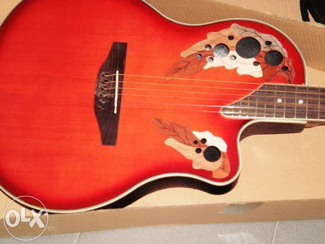 Guitarra roundback vermelha tipo ovation