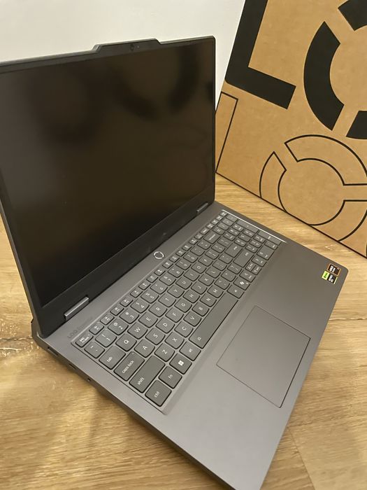 Laptop LENOVO RTX 5050 RAM 16GB DDR5