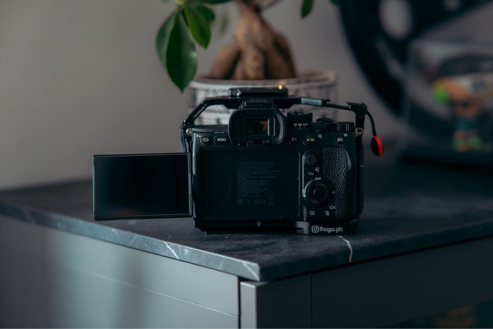 Sony a7IV + cage smallrig
