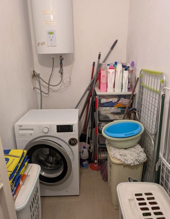 Quarto alugar junto ao Metro Gaia